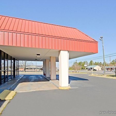 The Sanford Inn المظهر الخارجي الصورة