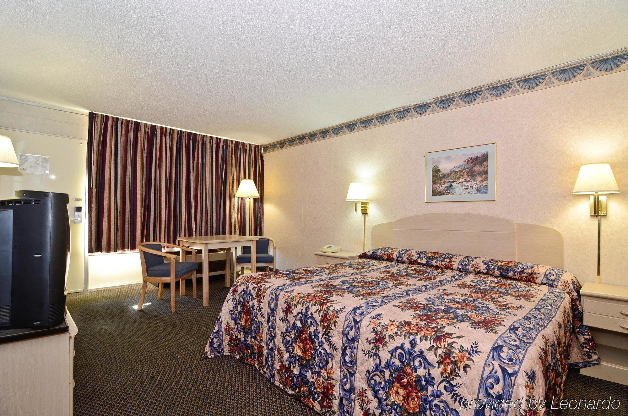 The Sanford Inn الغرفة الصورة