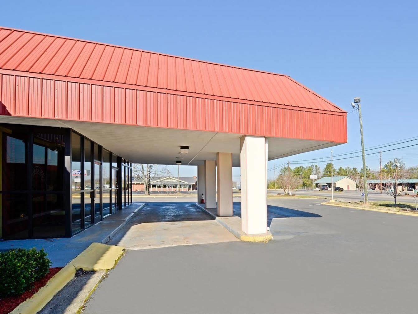 The Sanford Inn المظهر الخارجي الصورة