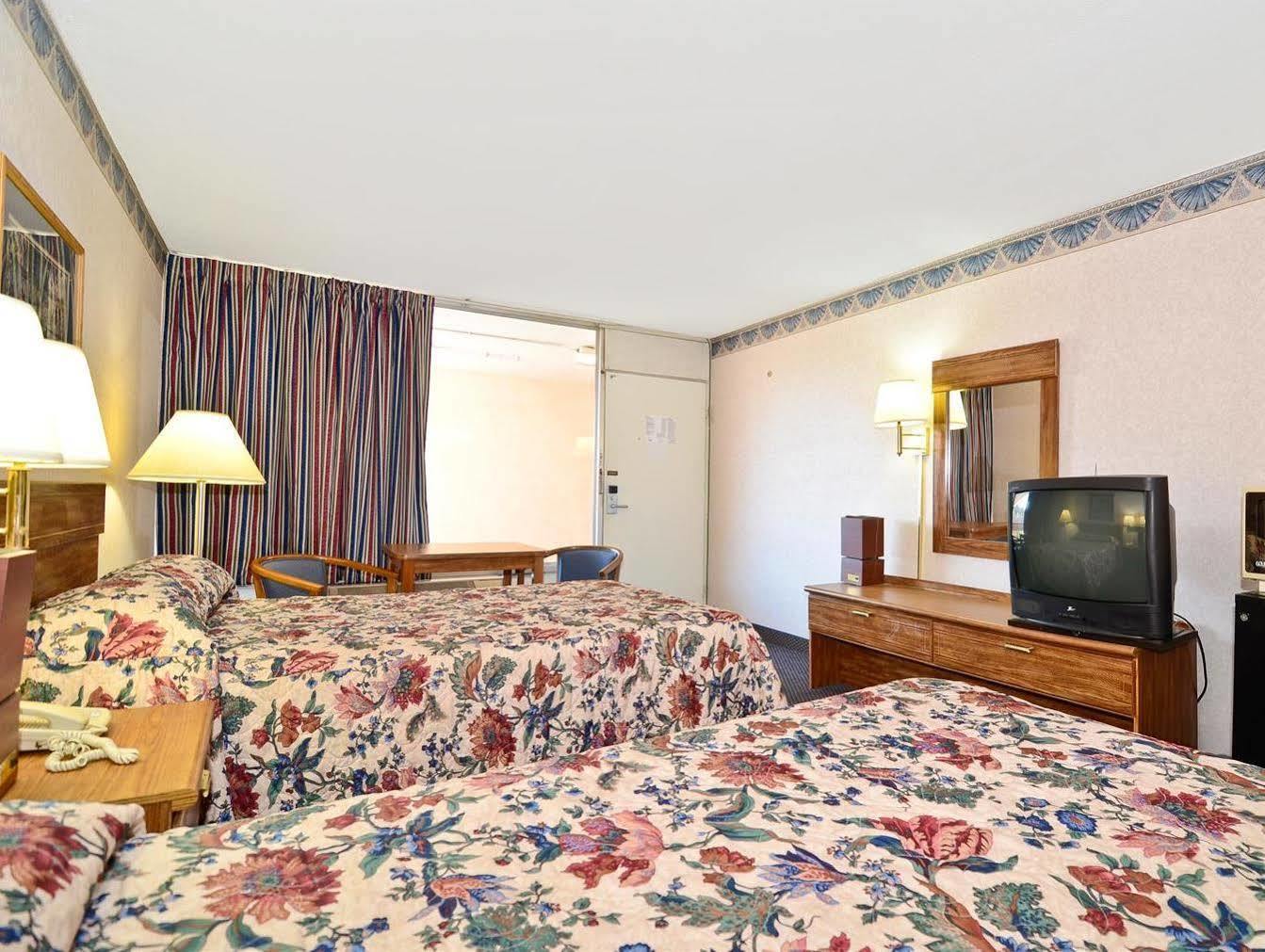 The Sanford Inn المظهر الخارجي الصورة